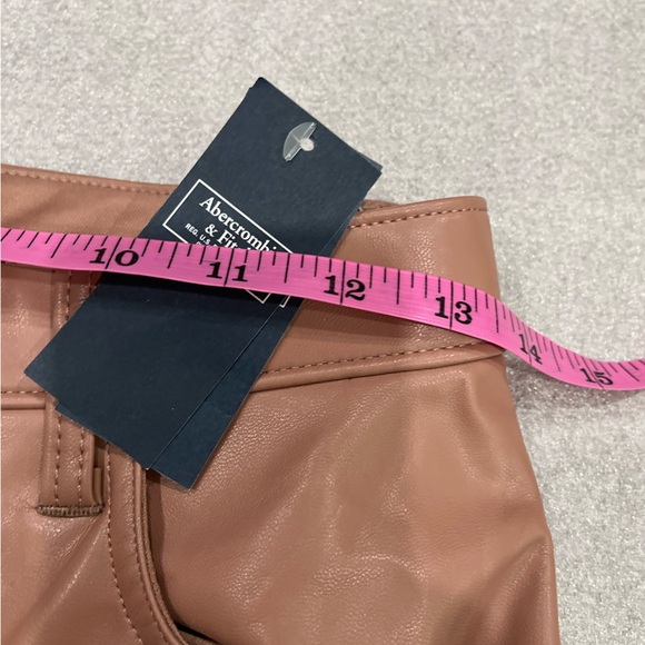 [27/4]Abercrombie & Fitch Tan Vegan Leather 90s Straight Ultra High Rise Pant - Picture 5 of 8